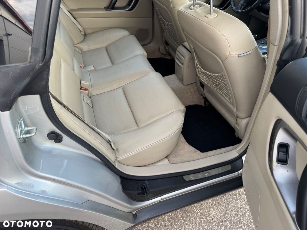 Subaru Outback Legacy 3.0RE NAV/NSE - 20