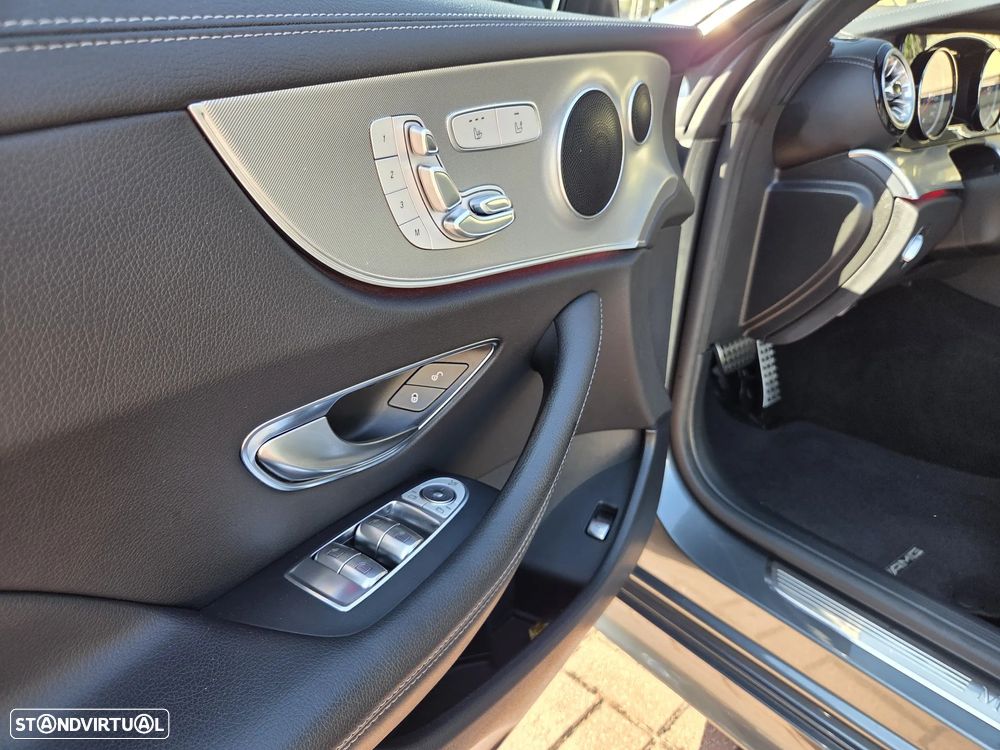 Mercedes-Benz E 220 d Coupe 9G-TRONIC AMG Line - 28