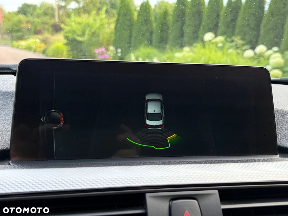BMW Seria 3 318d M Sport - 35
