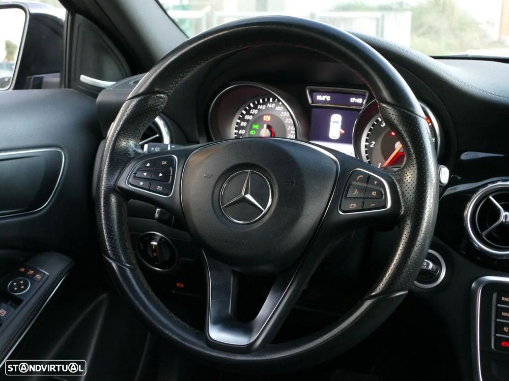 Mercedes-Benz GLA 220 d Urban - 34