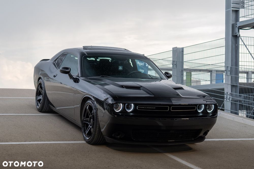 Dodge Challenger - 1