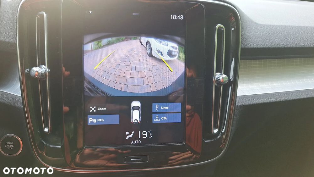 Volvo XC 40 D3 AWD Momentum - 11