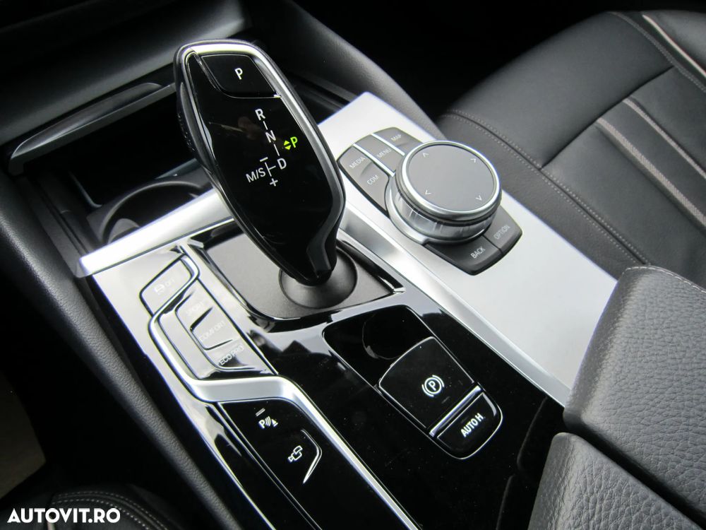 BMW Seria 5 520i AT MHEV - 22