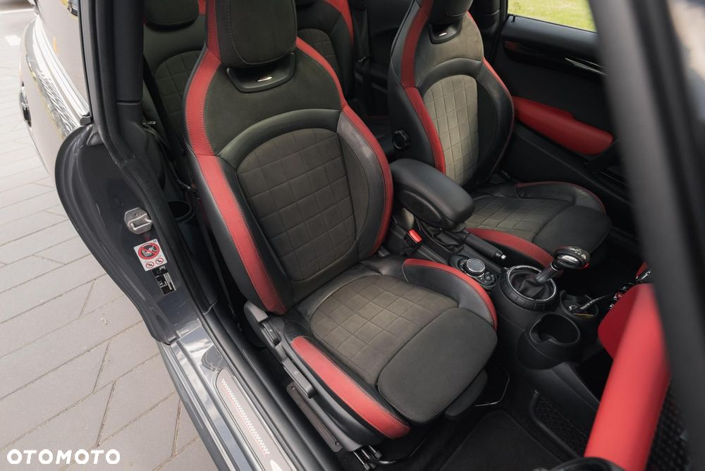 MINI John Cooper Works - 16