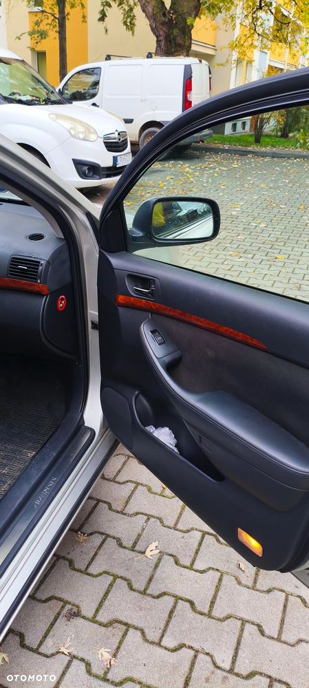 Toyota Avensis 2.0 VVT-i Prestige - 15
