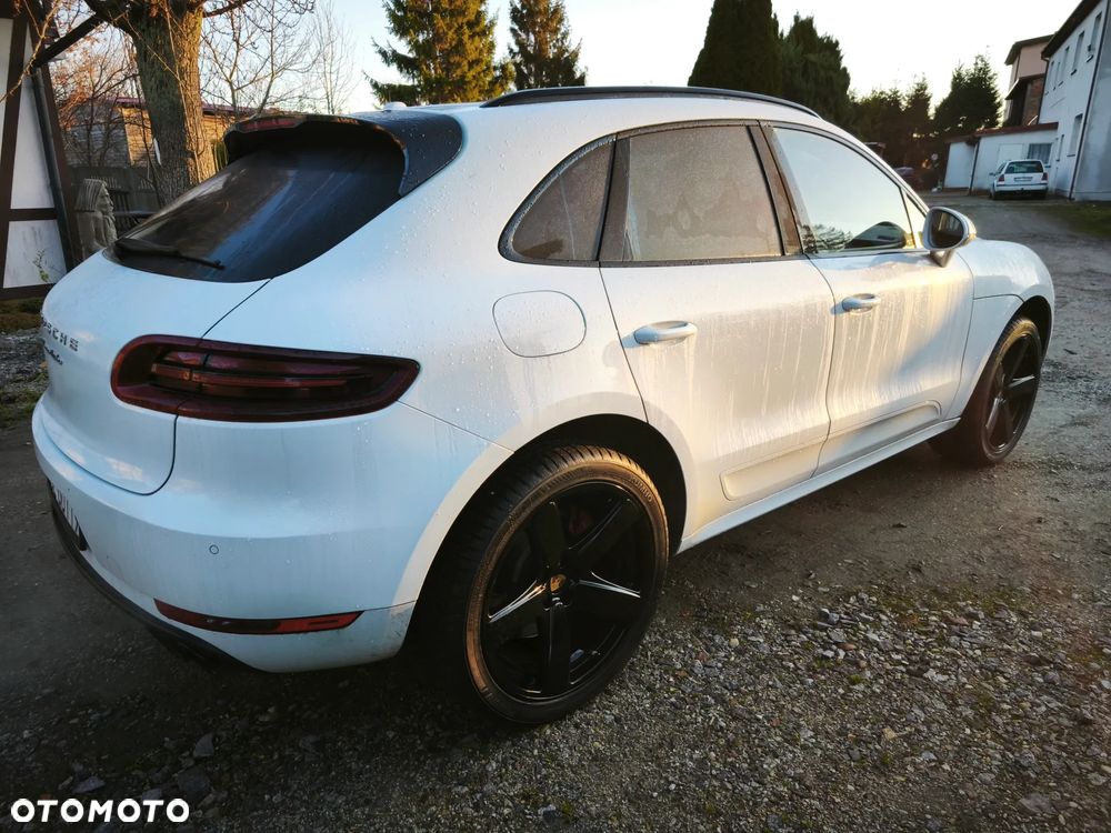 Porsche Macan Turbo PDK - 32