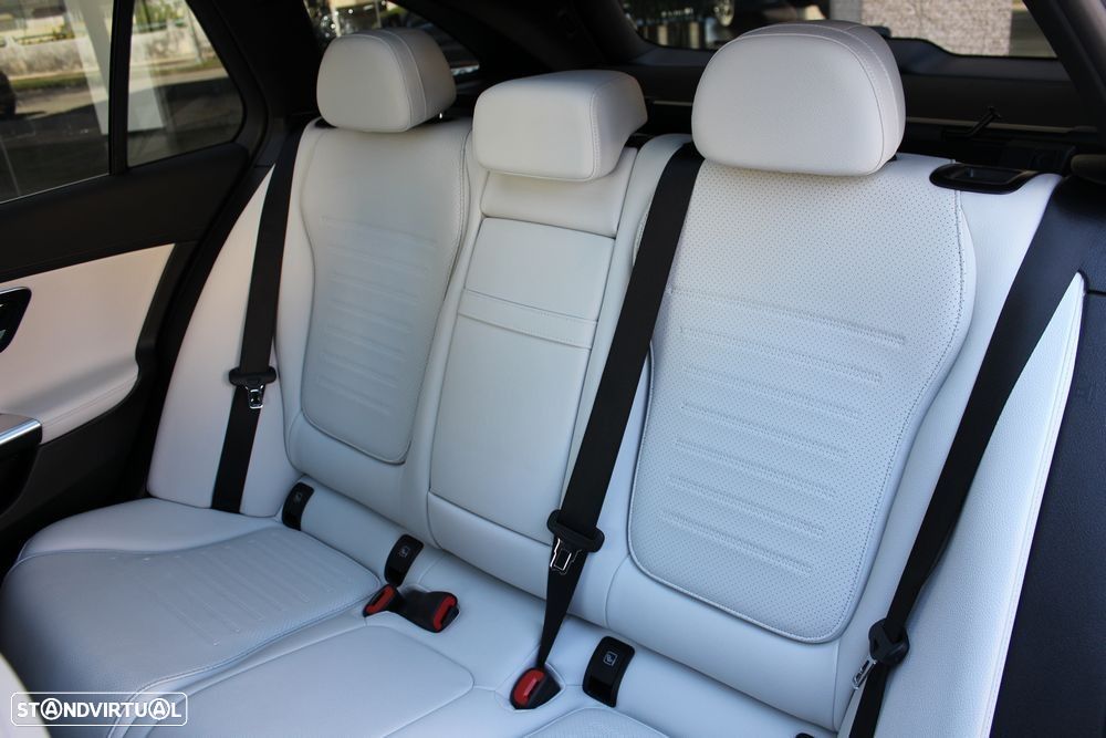 Mercedes-Benz C 300 d AMG Line - 24