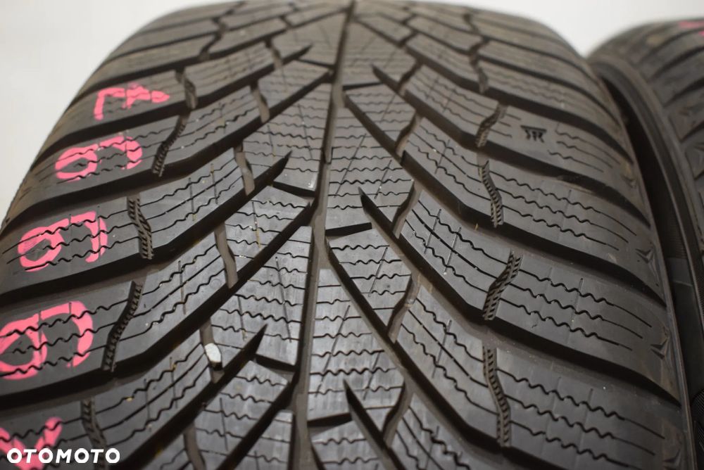 R17 205/50 Kumho WinterCraft WP52 Cena za parę - 2