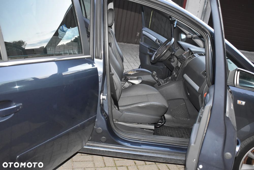 Opel Zafira - 15
