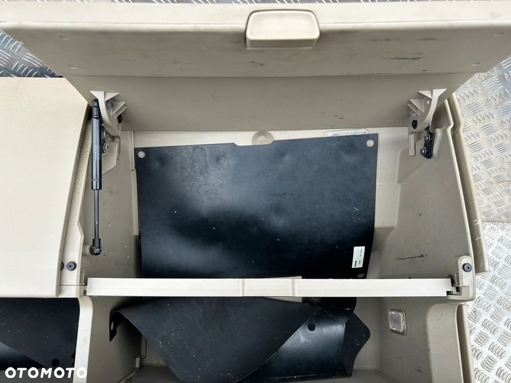 PÓŁKA KOKPIT GÓRNY SCANIA R STREAMLINE - 3