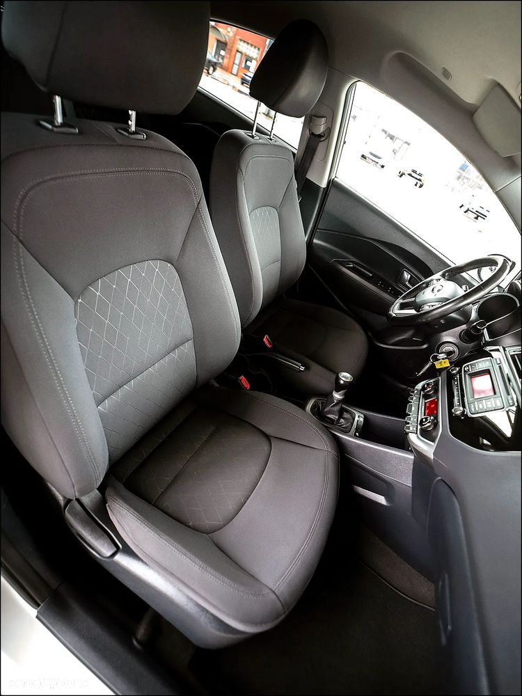 Kia Rio 1.2 Dream Team Edition - 34