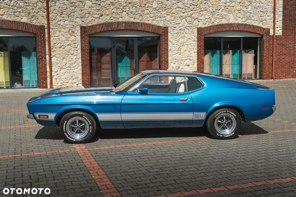 Ford Mustang - 4
