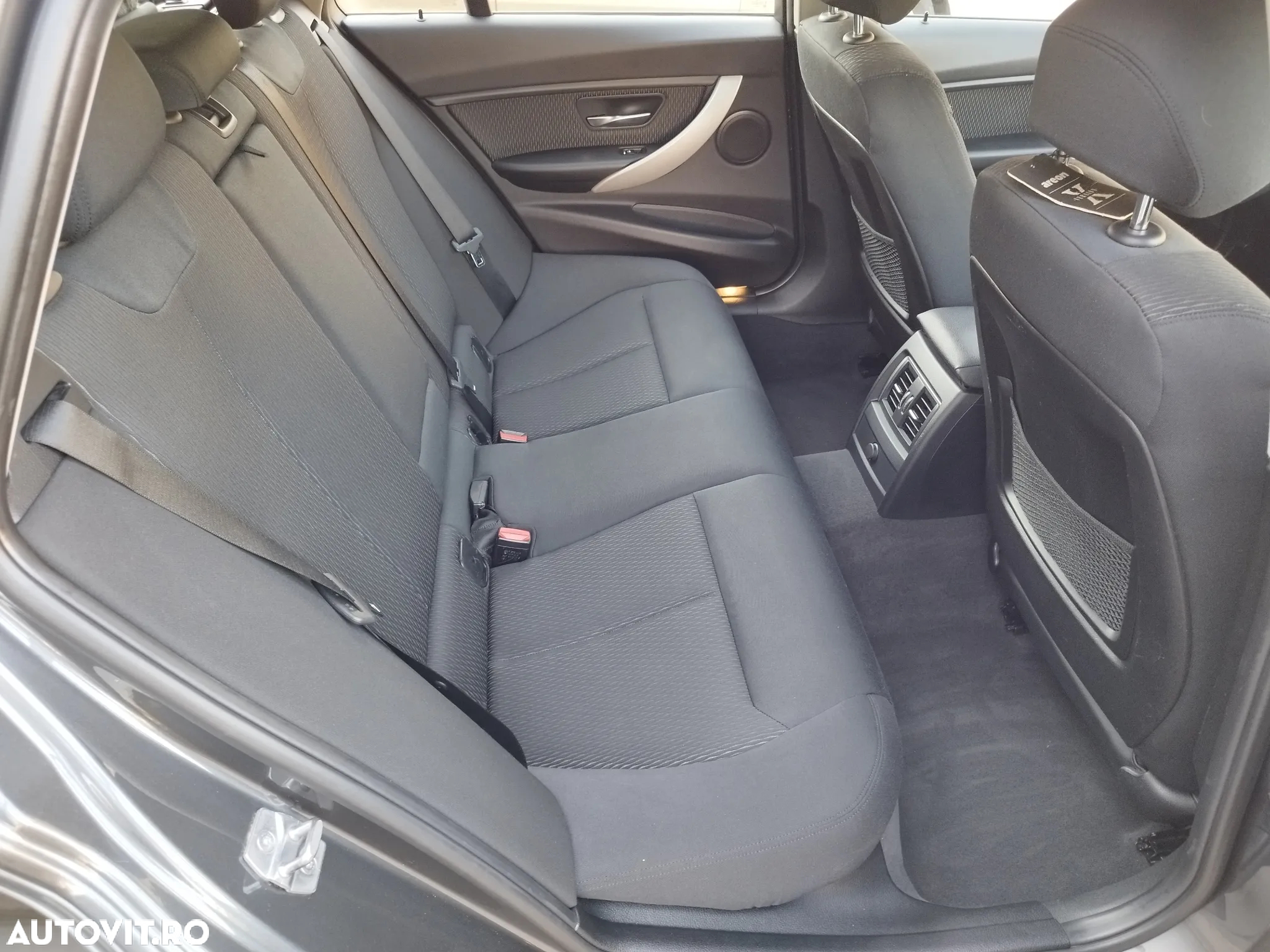 BMW Seria 3 318d Touring Aut. Advantage - 18