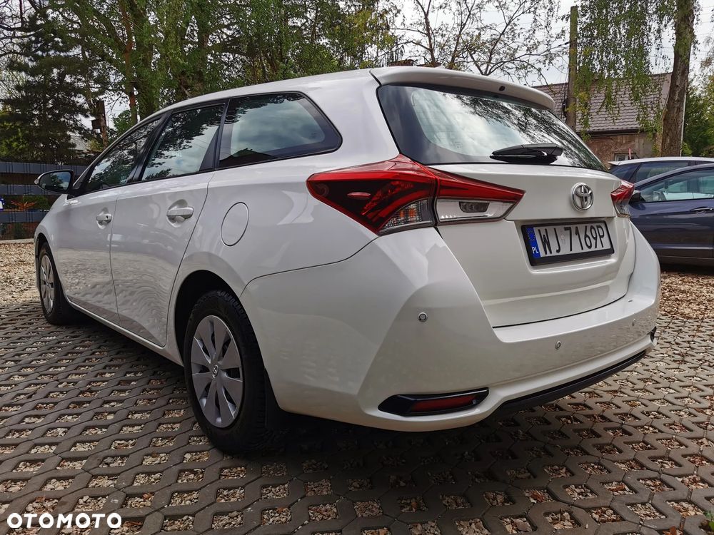 Toyota Auris 1.4 D-4D Dynamic - 5