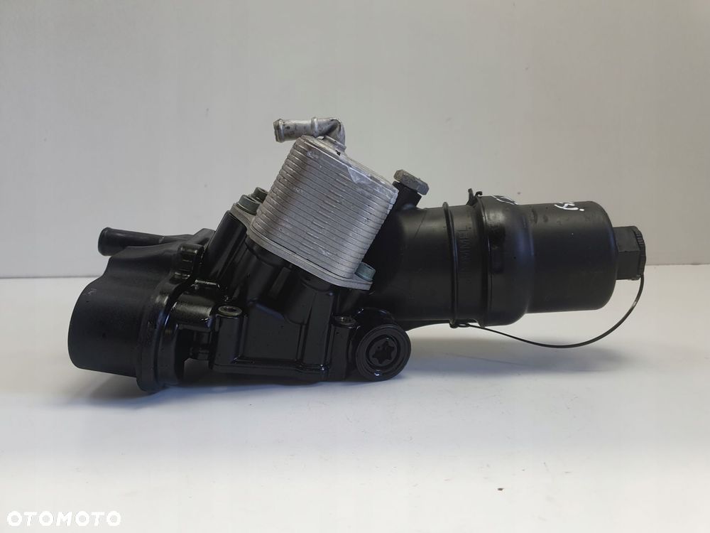Audi A3 8P II 2.0 FSI OBUDOWA FILTRA OLEJU 06D115397G - 1