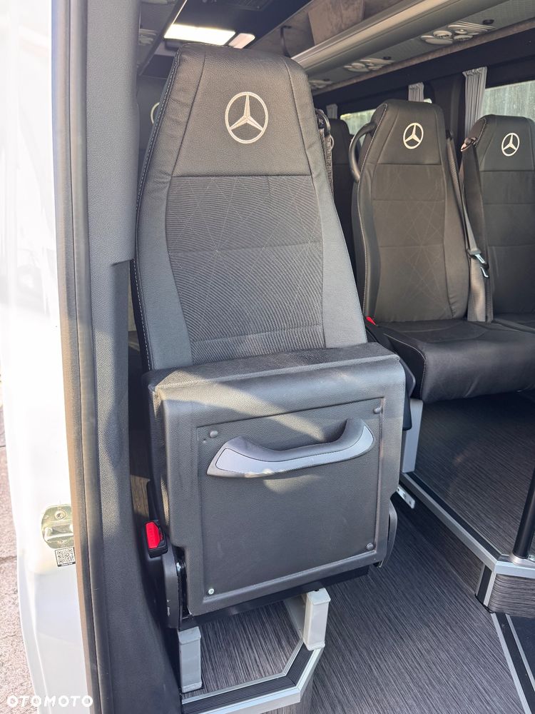 Mercedes-Benz Sprinter - 14