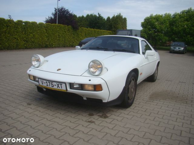Porsche 928 - 1