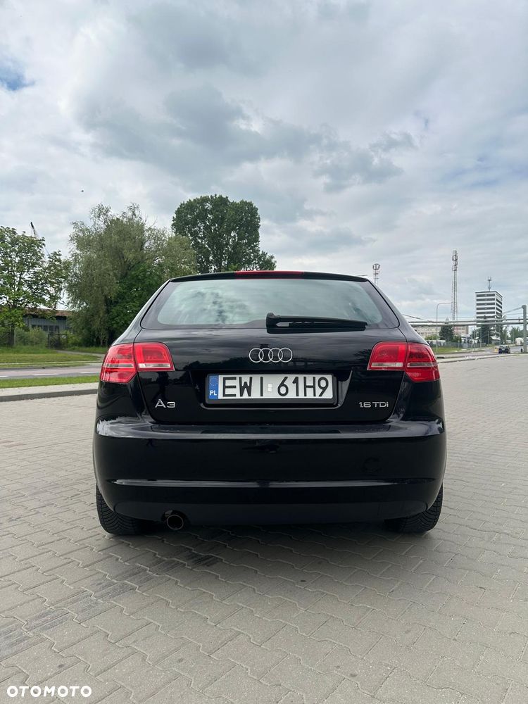 Audi A3 Sportback 1.6 TDI DPF Ambiente - 31