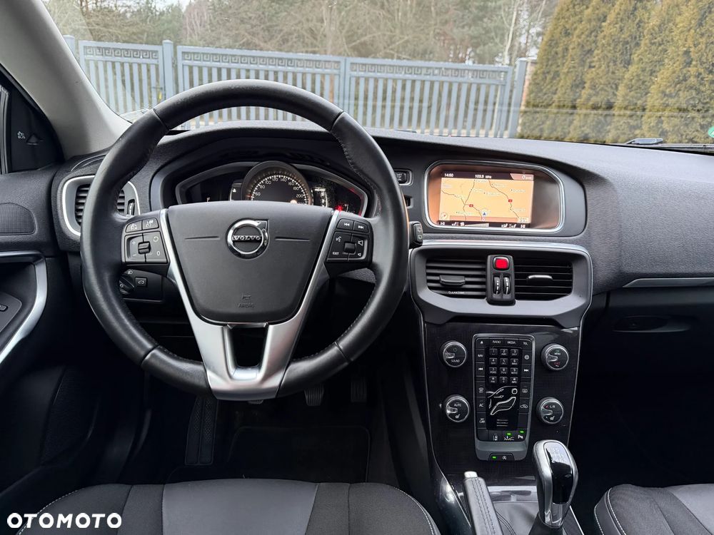 Volvo V40 D3 Drive-E Ocean Race - 17