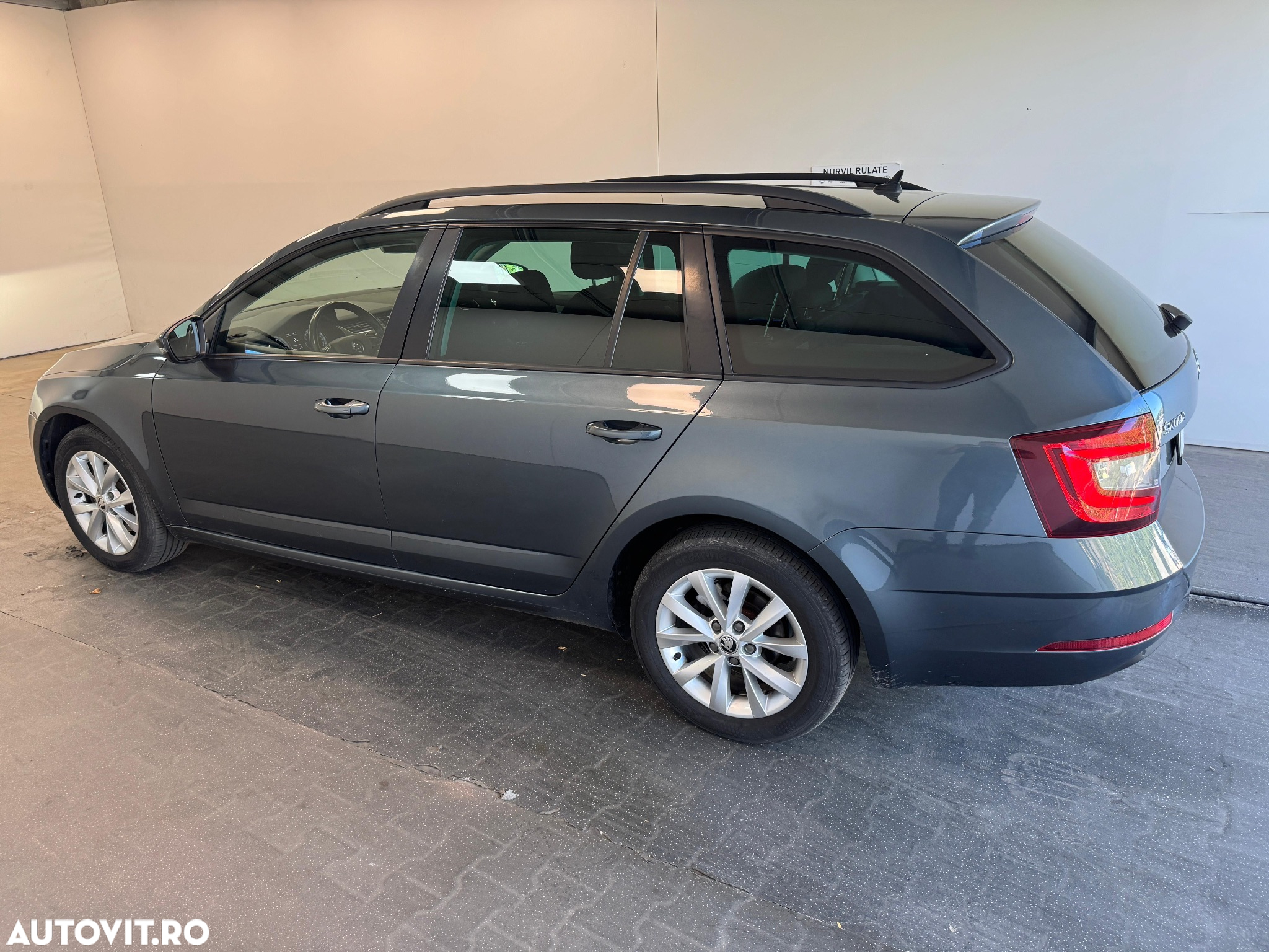 Skoda Octavia Combi Diesel 2.0 TDI DSG Style - 6