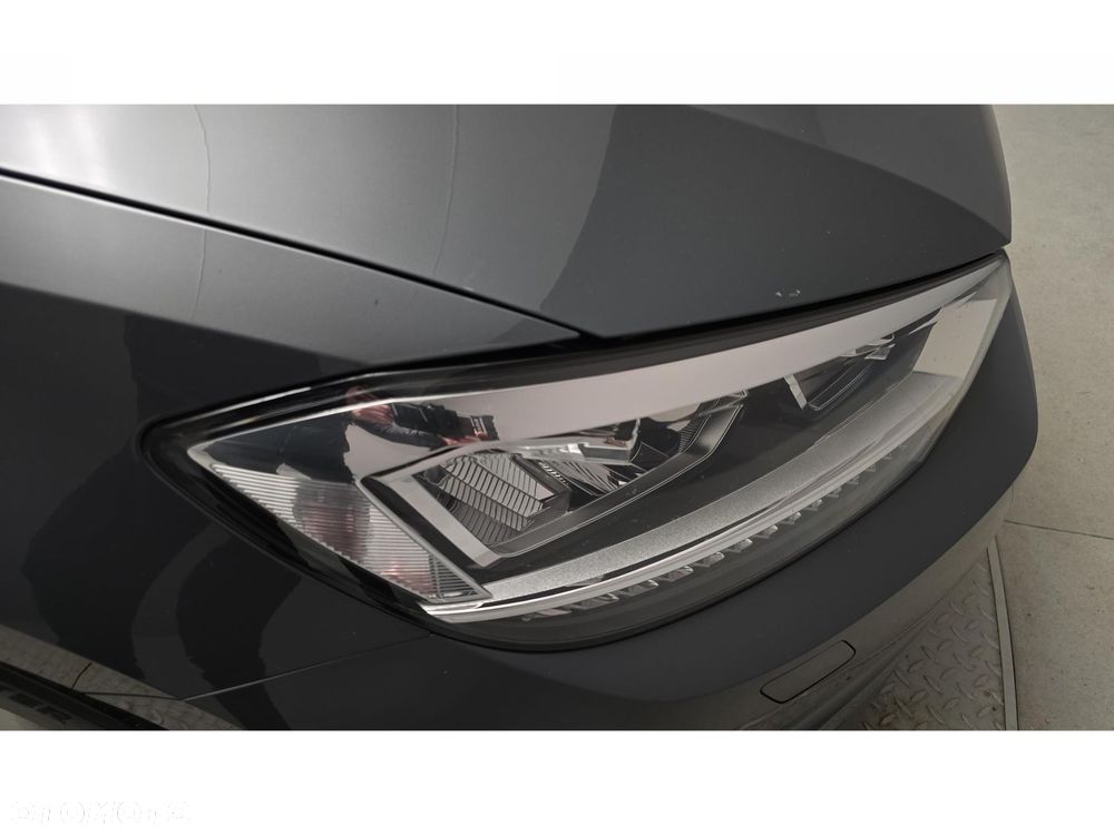 Volkswagen Touran - 26