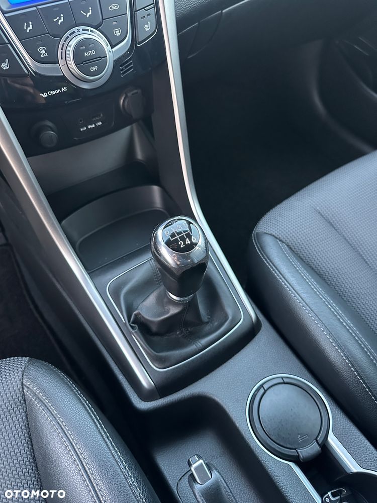 Hyundai i30 1.6 GDI Premium - 28