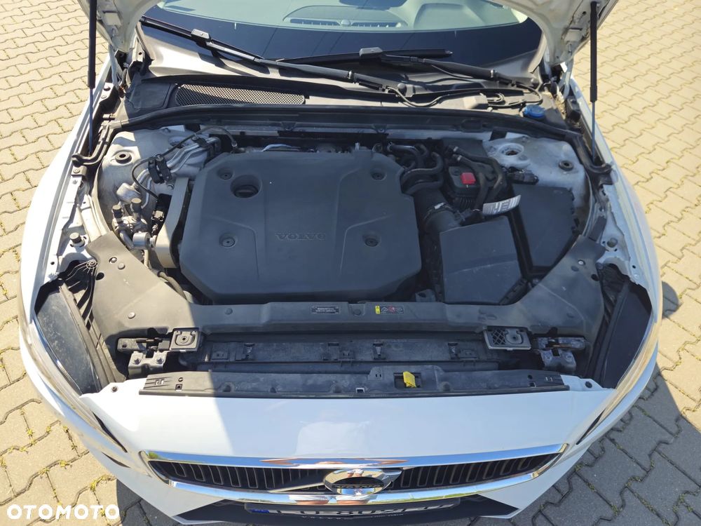 Volvo V60 B4 D Momentum Pro - 11