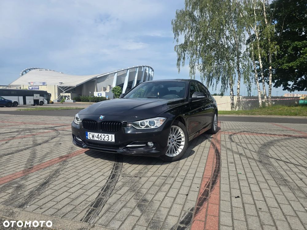 BMW Seria 3 318d DPF Edition Sport - 1