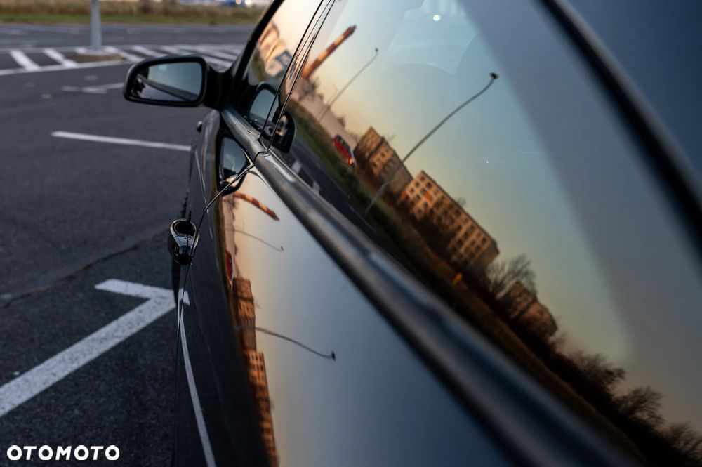 Opel Astra III GTC 1.6 Enjoy - 17