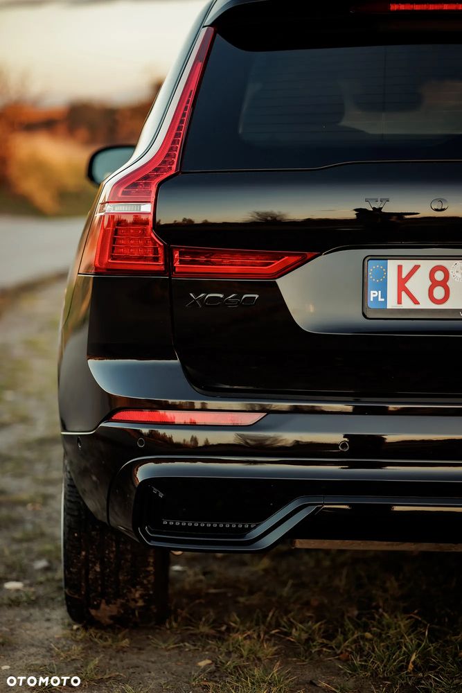 Volvo XC 60 B5 B AWD Plus Black Edition - 17