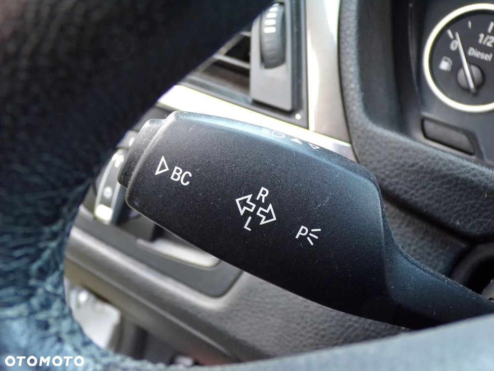 BMW Seria 3 318d Blue Performance Modern Line - 23