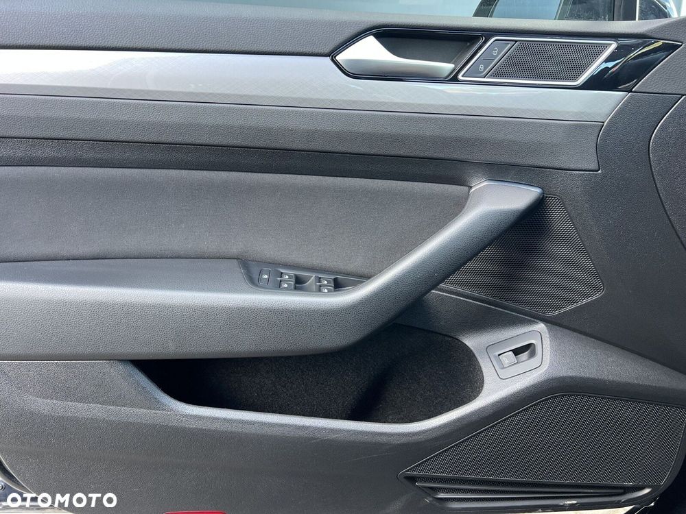 Volkswagen Passat Variant - 9