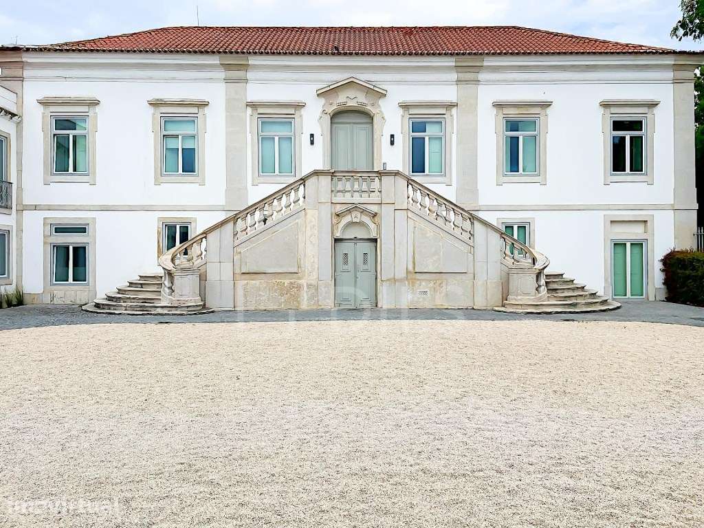 Apartamento T3+1 no Restelo, em Palácio Histórico - Grande imagem: 2/41