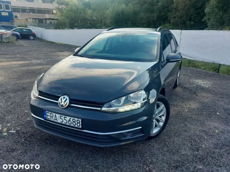 Volkswagen Golf - 1