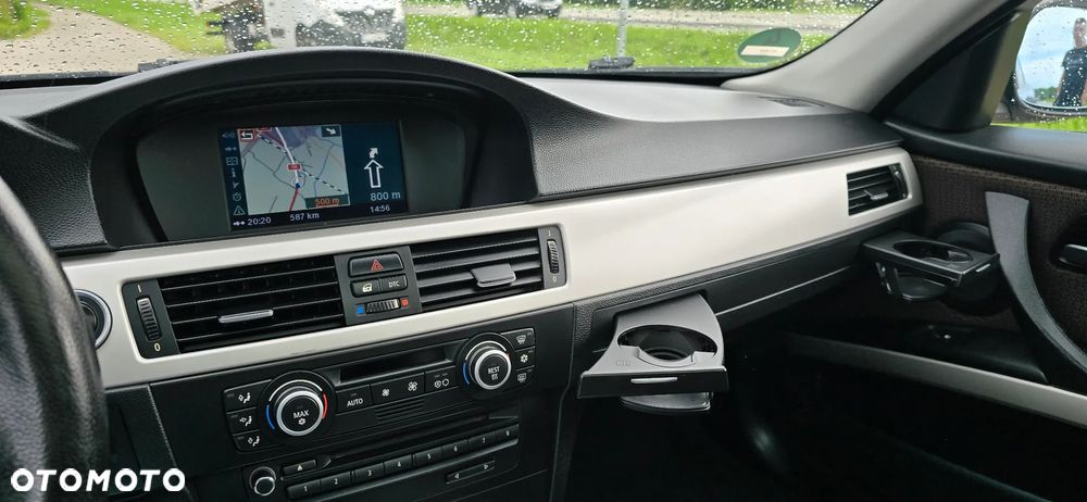 BMW Seria 3 318i Touring Edition Exclusive - 29