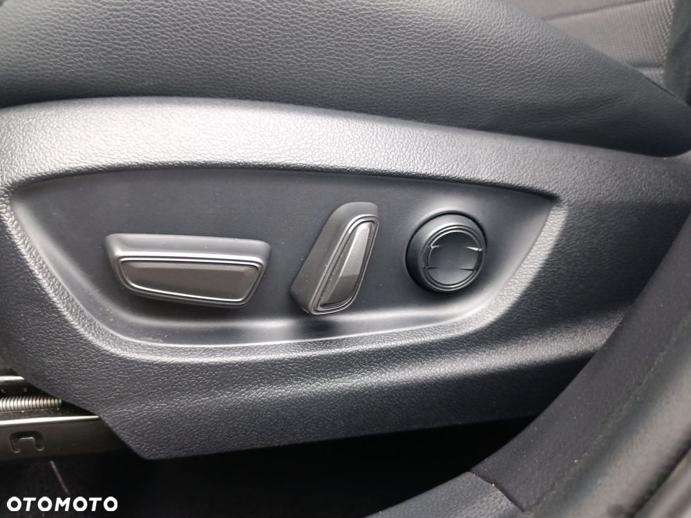 Toyota C-HR 1.8 Hybrid Executive - 26