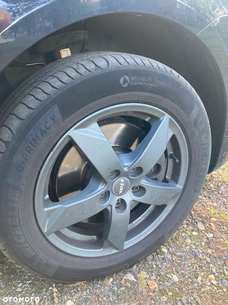 Volkswagen Touran 2.0 TDI DPF Comfortline - 14