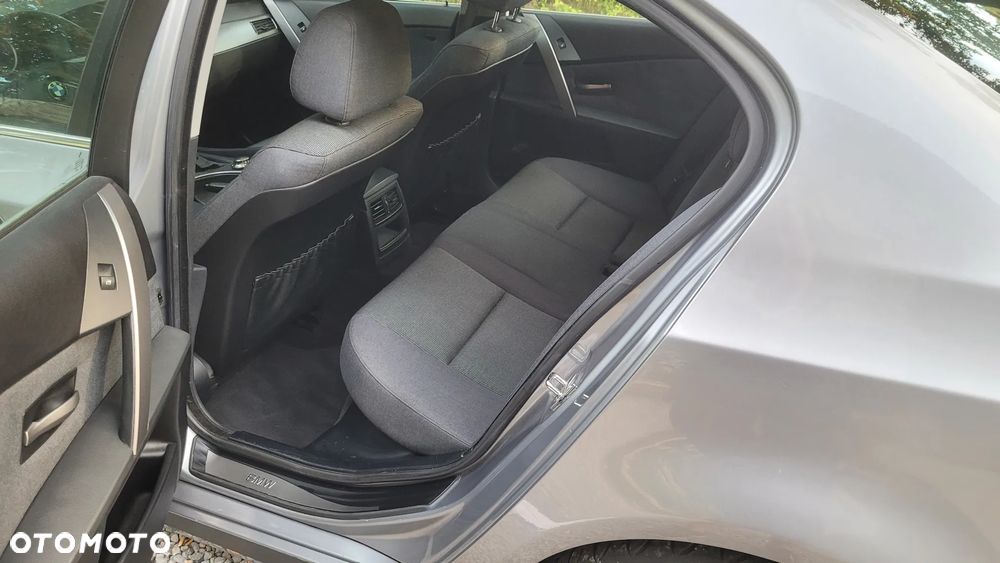 BMW Seria 5 520i - 14
