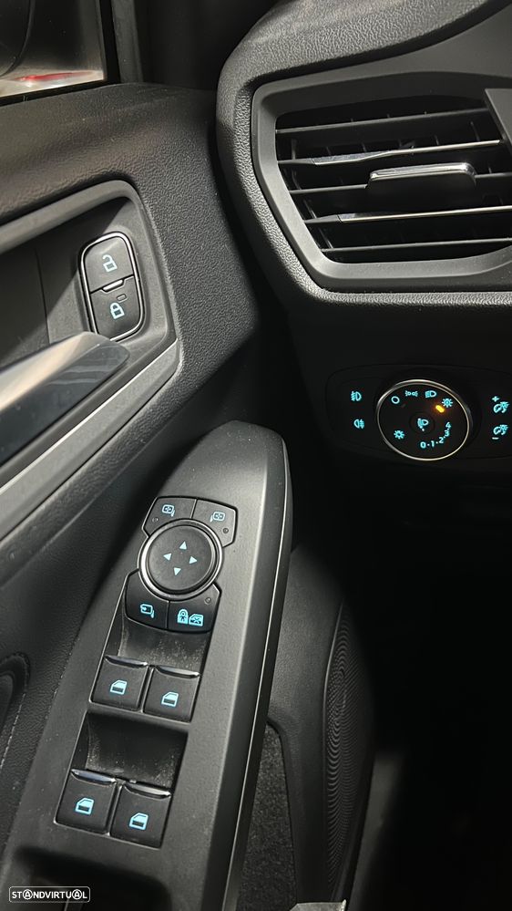 Ford Focus 1.0 EcoBoost Business Aut. - 14