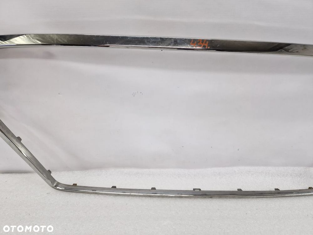 HYUNDAI I30 III 17- RAMKA GRILLA CHROMOWA , NR 86355-G4000 , NR AUKCJI GL434 - 5