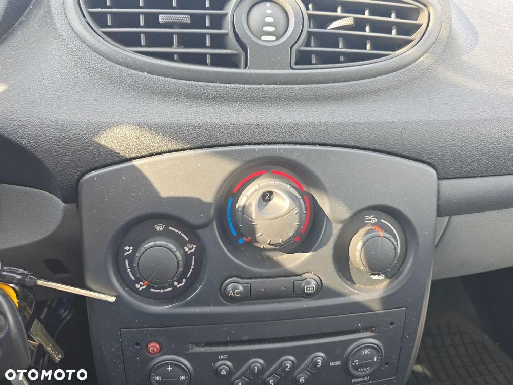 Renault Clio 1.4 16V Expression - 13