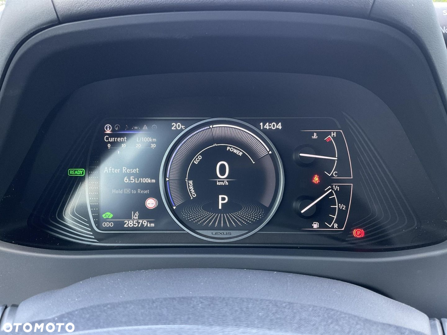 Lexus UX - 18