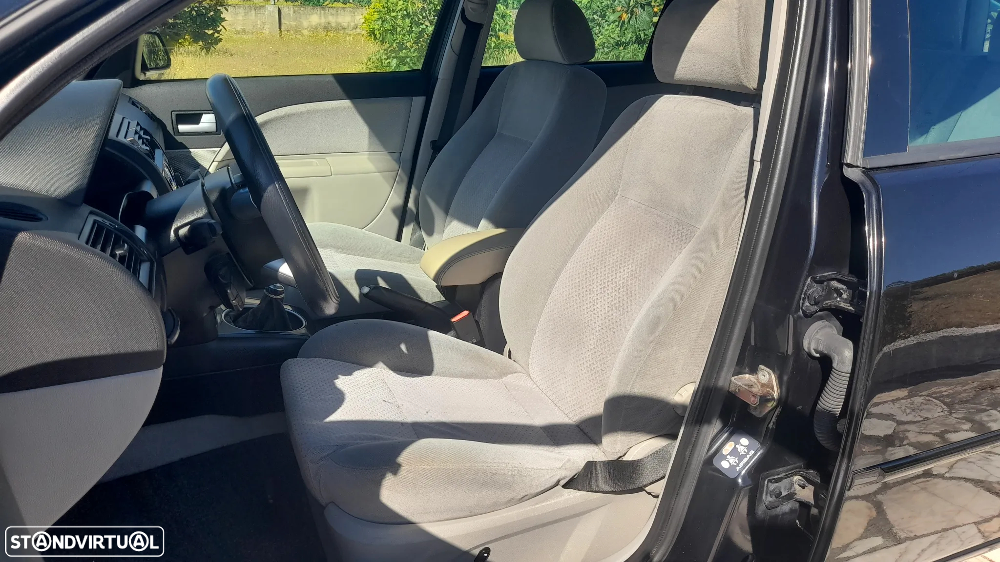 Ford Mondeo SW 2.0 TDdi Ghia - 17