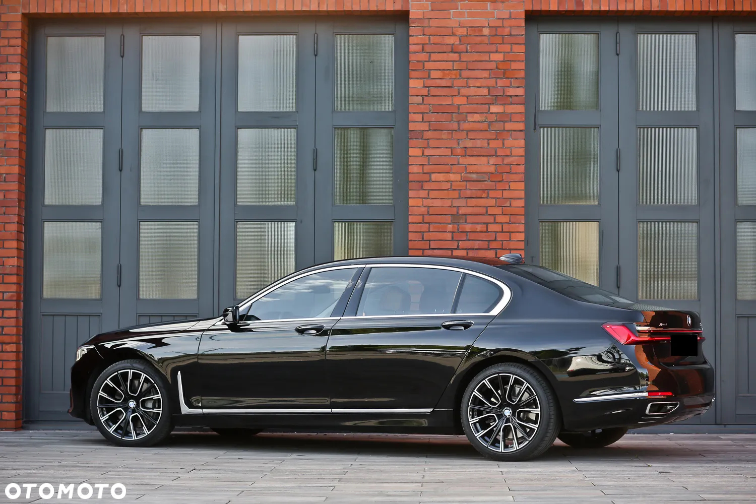 BMW Seria 7 750Li xDrive - 10