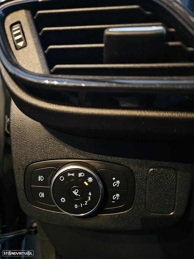 Ford Puma 1.0 EcoBoost TITANIUM - 31