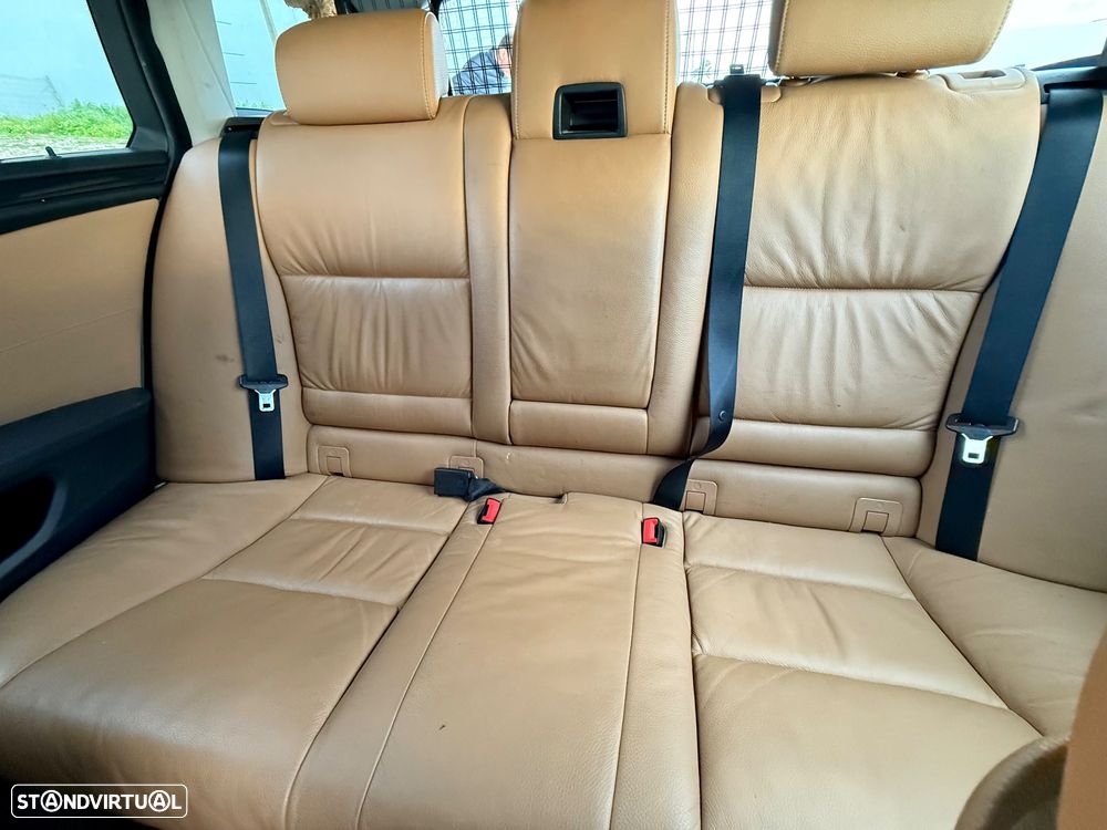 BMW 520 d Executive - 28