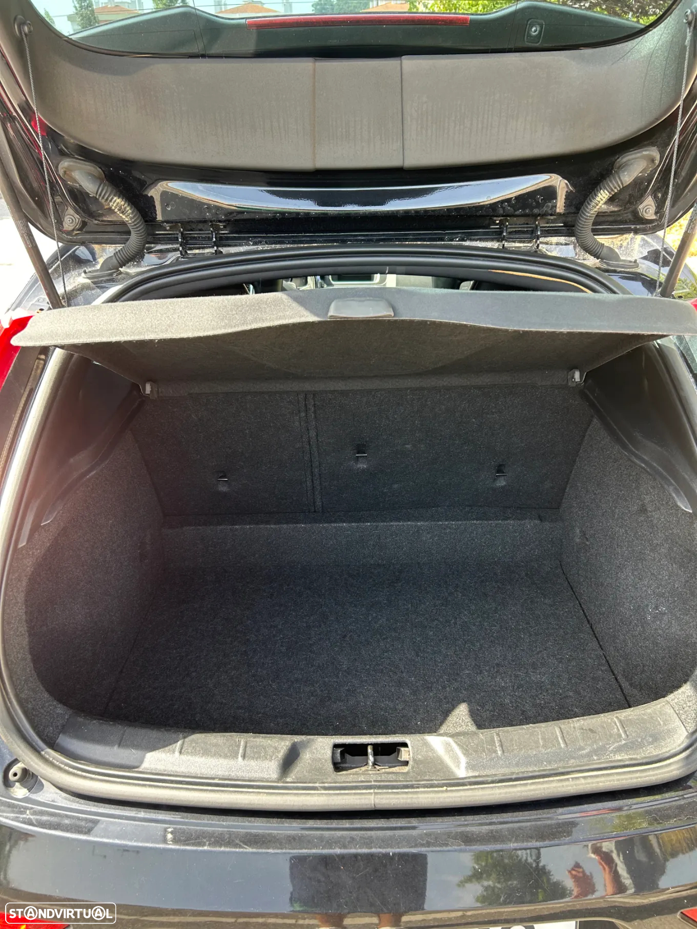 Volvo V40 1.6 D2 R-Design - 9