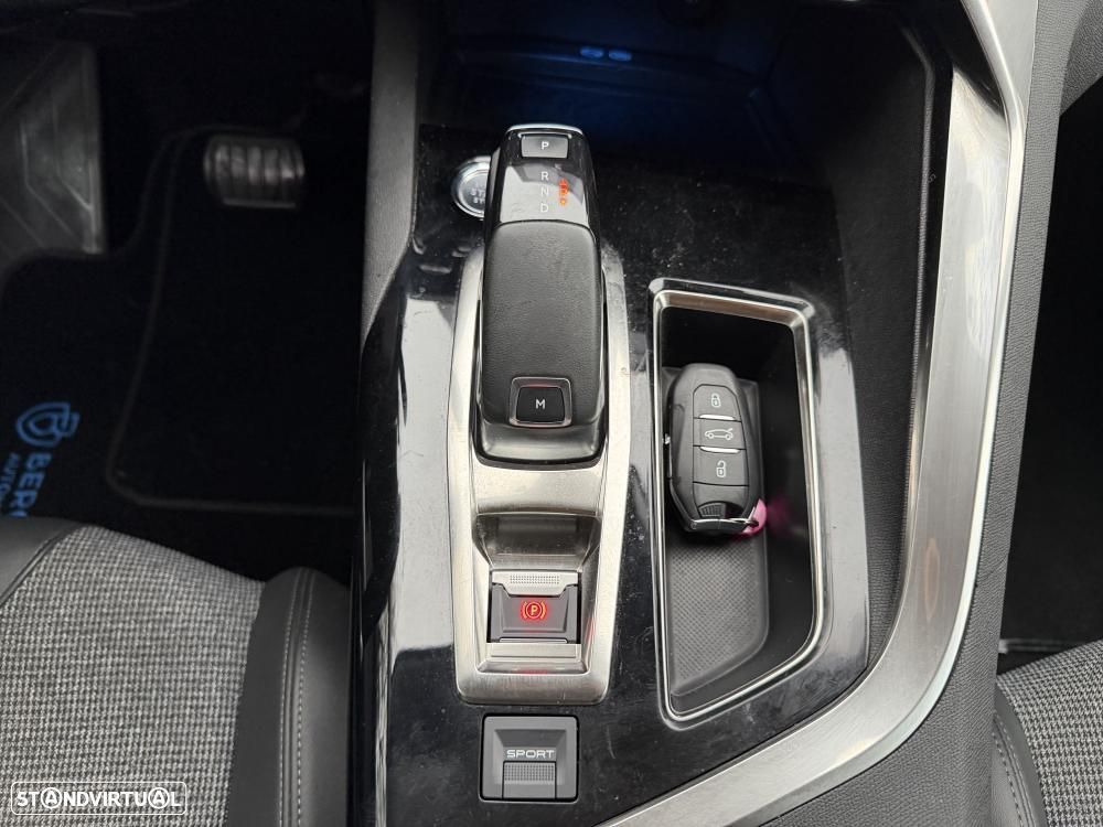 Peugeot 5008 1.5 BlueHDi Allure Pack EAT8 - 31