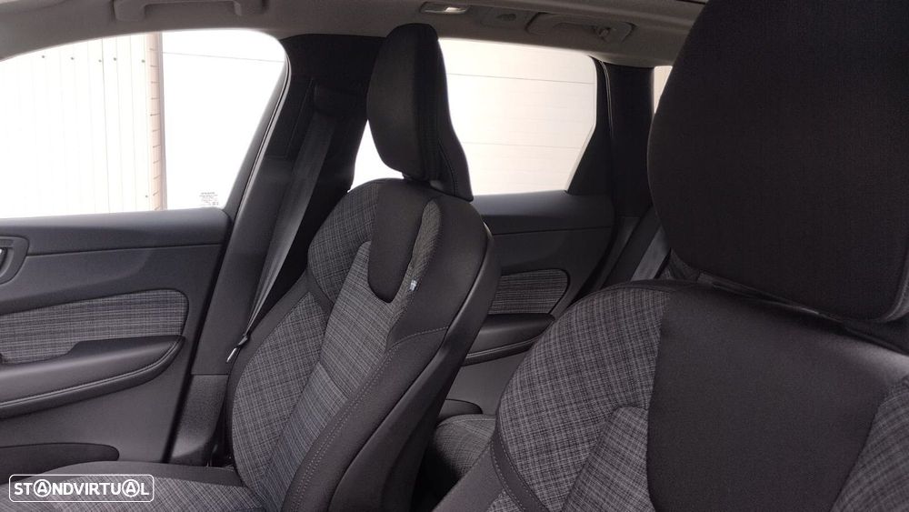 Volvo XC 60 2.0 T6 PHEV Core AWD - 10