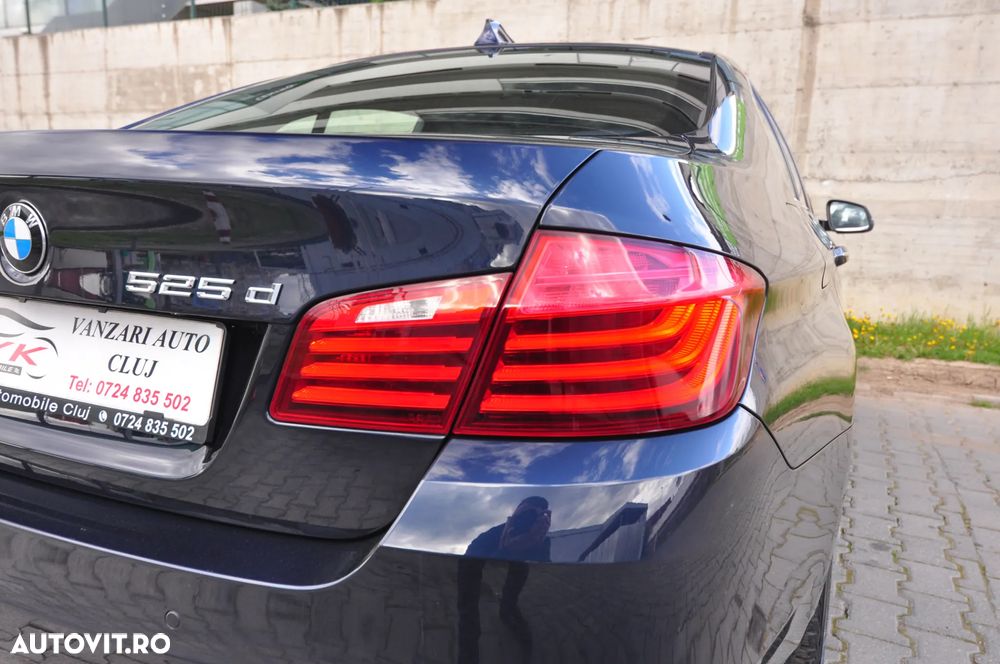BMW Seria 5 525d xDrive AT - 16